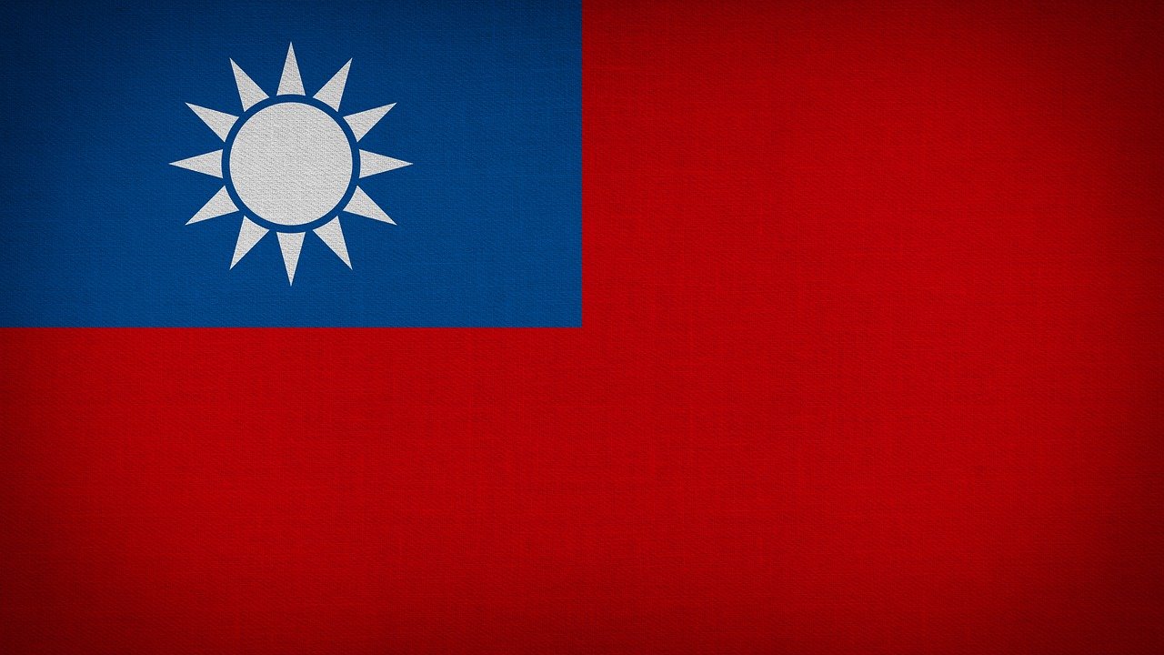 대만(중화민국) 국기예요. 쌍십절 전후에는 거리와 건물 곳곳에 이 국기가 걸려요.